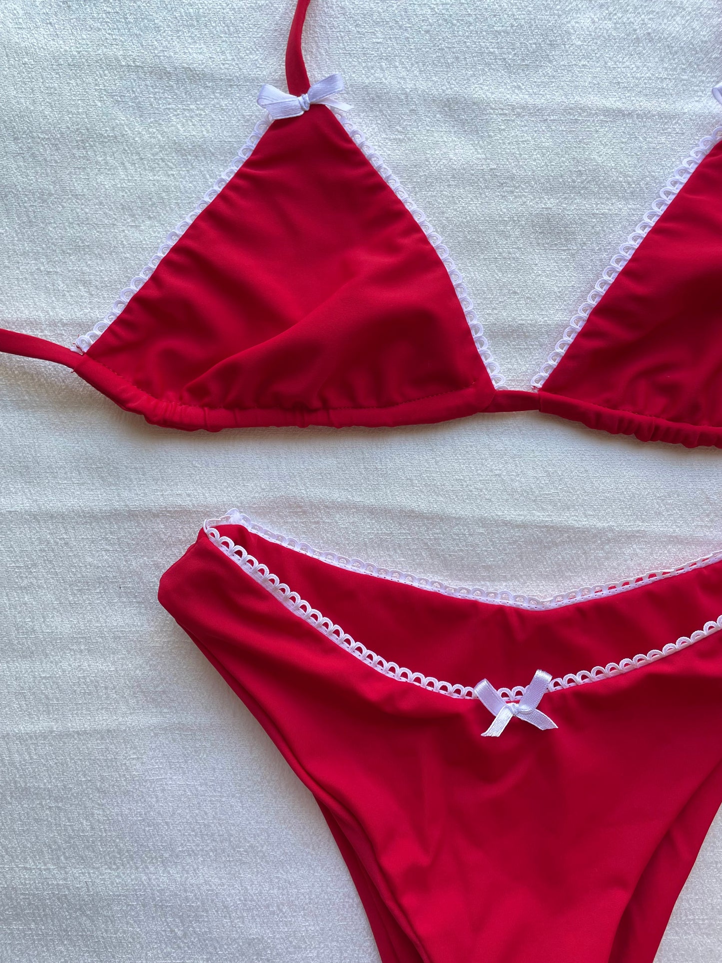 Dainty Dream Set | Red